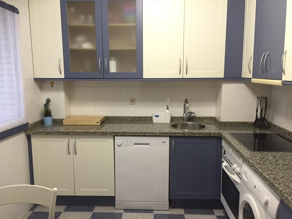 Apartamento Playa Poniente Gijón Esterno foto