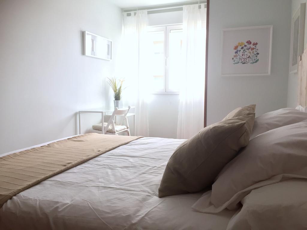 Apartamento Playa Poniente Gijón Esterno foto